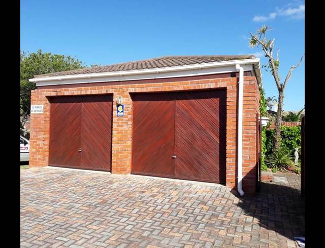 3 BEDROOM TOWNHOUSE RENTED IN LORRAINE